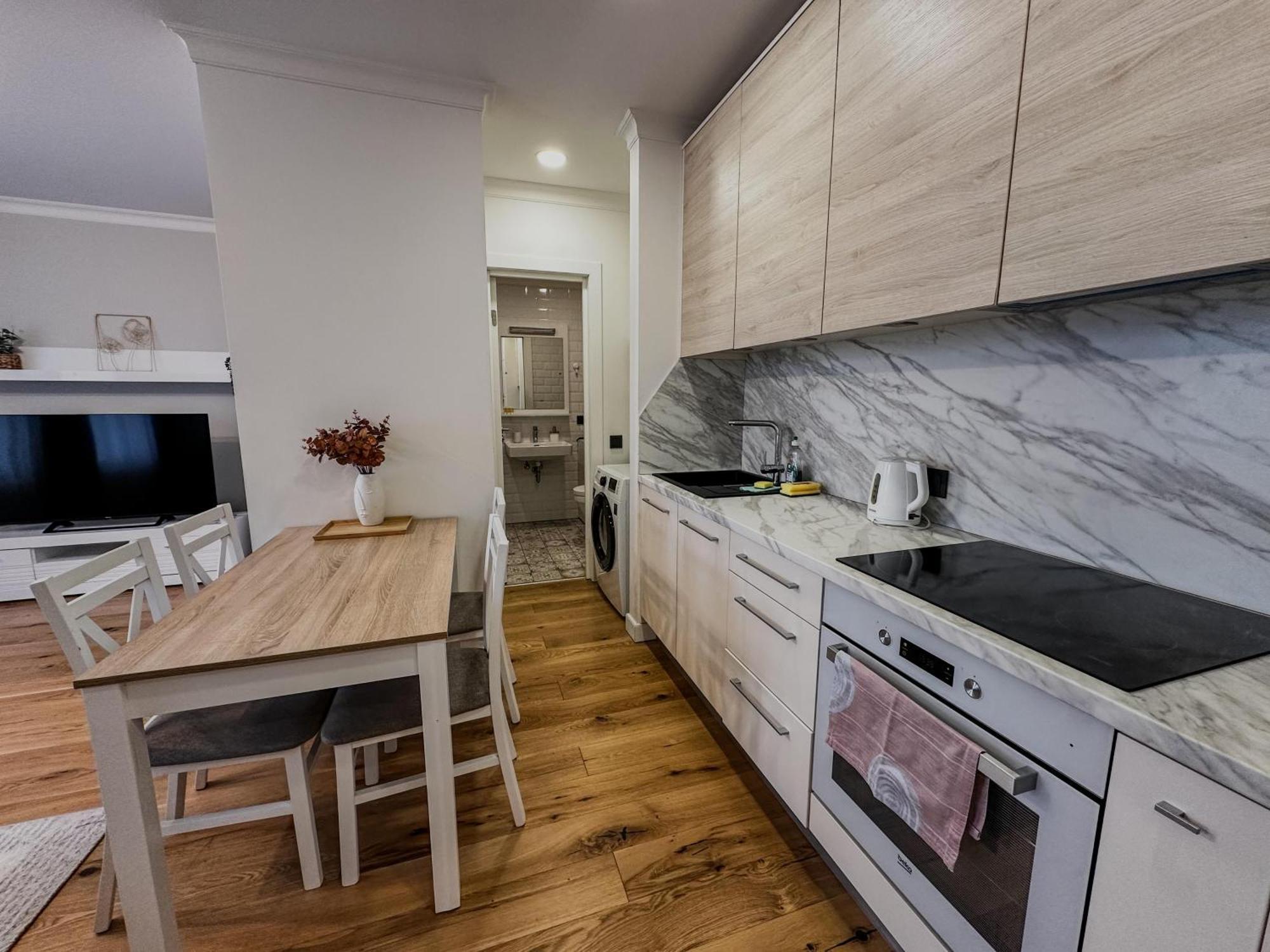 One Bedroom Promenade Apartment ريغا المظهر الخارجي الصورة