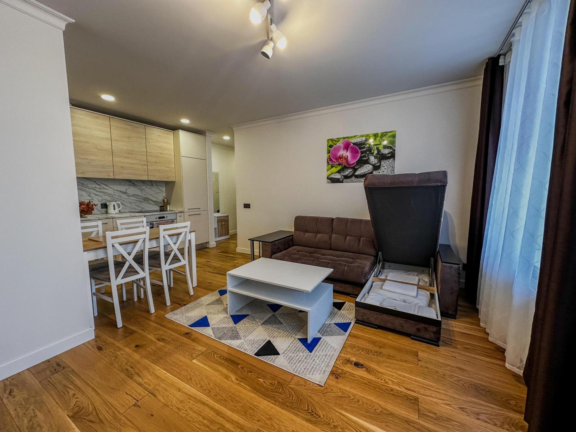 One Bedroom Promenade Apartment ريغا المظهر الخارجي الصورة